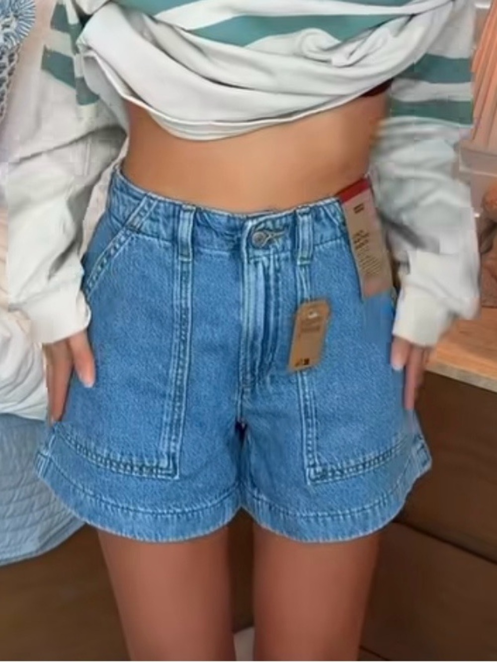Levi’s Cinch Waist High Rise Utility Denim Shorts - Picture 2 of 11